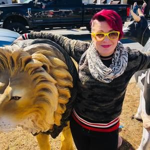 Meet your Posher, Angela